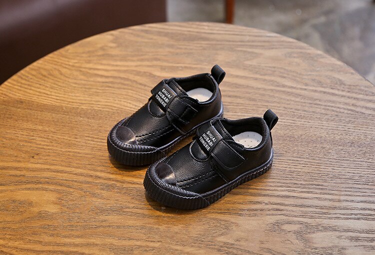 Toddler's Leather Sneakers