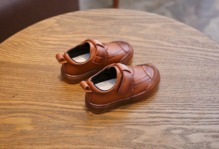 Toddler's Leather Sneakers