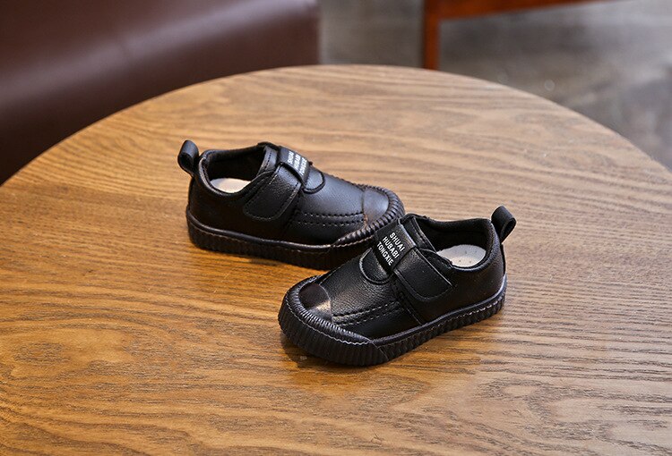 Toddler's Leather Sneakers